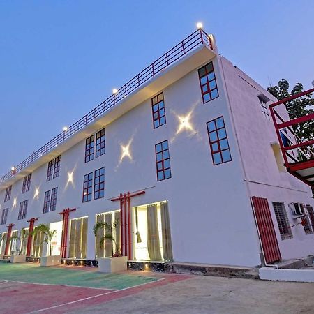 ホテル Oyo Townhouse 779 Gods County タラピス エクステリア 写真