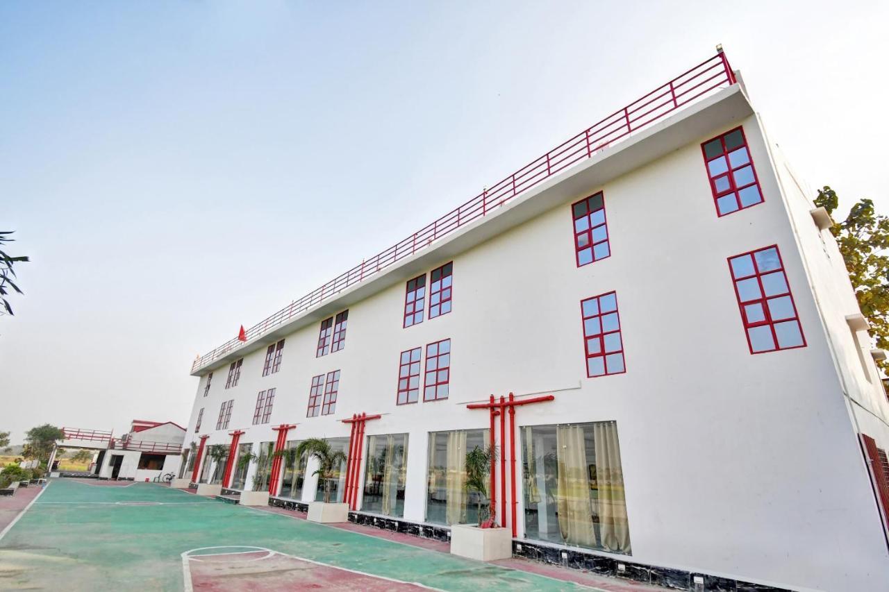 ホテル Oyo Townhouse 779 Gods County タラピス エクステリア 写真