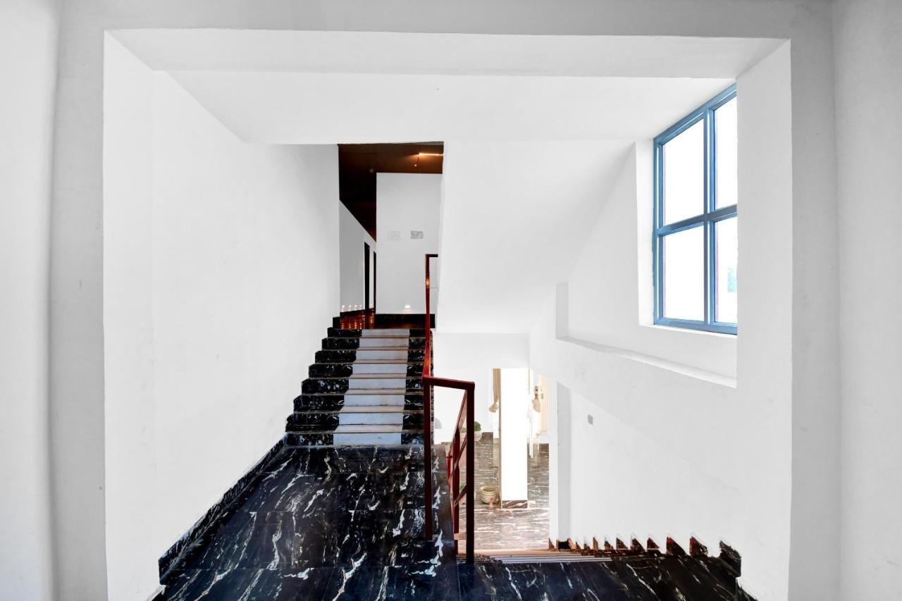 ホテル Oyo Townhouse 779 Gods County タラピス エクステリア 写真